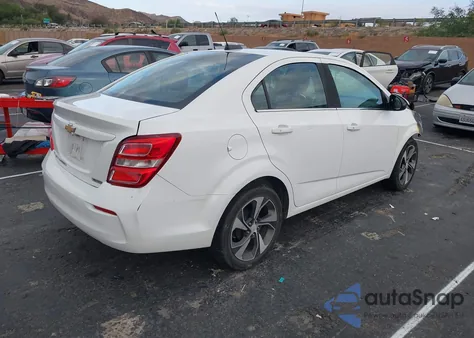 2017 Chevrolet Sonic Premier Auto z USA, uszkodzony, nr VIN 1G1JF5SB3H4119382